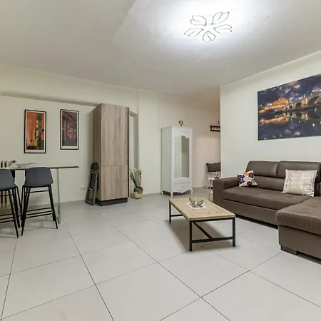 Luca Flat - Tiburtina Train Station & Wi-fi Lägenhet Rom